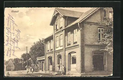 AK Niebüll, Dorfstrasse mit Gebäudeansicht