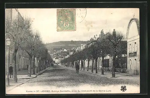 AK Joigny, Avenue Gambetta, prise du rond point de la Demie Lune