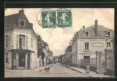 AK Avallon, La Rue de Lyon