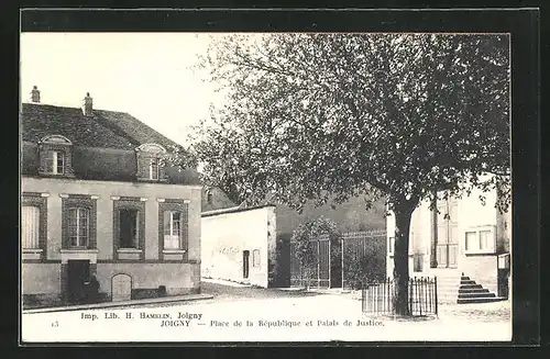 AK Joigny, Place de la Republique et Palais de Justice