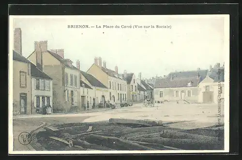 AK Brienon-sur-Armancon, La Place du Carre, Vue sur la Sociale