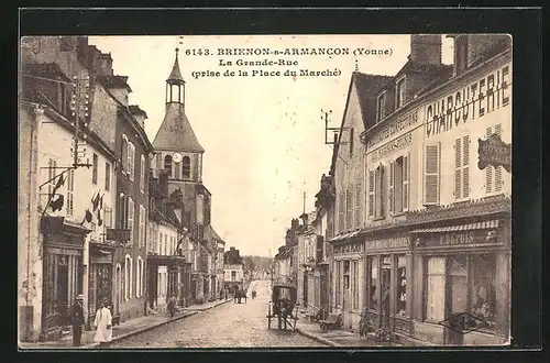 AK Brienon-sur-Armancon, La Grande-Rue, Prise de la Place du Marche