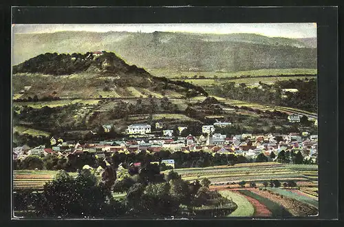 AK Bad Blankenburg / Thür. Wald, Ortspanorama mit Gebirgswand