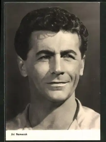 AK Schauspieler Jiri Nemecek lächelt freundlich
