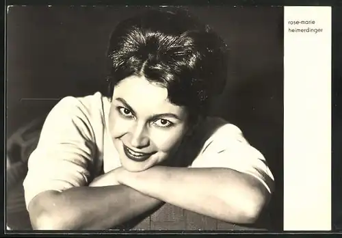 AK Schauspielerin Rose-Marie Heimerdinger mit freundlichen Lächeln