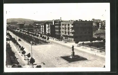 AK Ankara, Platz mit Denkmal aus der Vogelschau