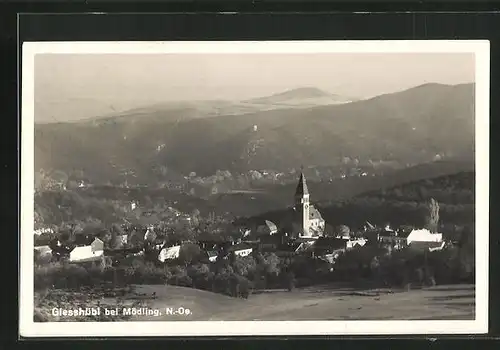 AK Giesshübl b. Mödling, Ortsansicht mit Bergpanorama