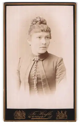 Fotografie Fritz Hoefle, Augsburg, Zeuggasse 226 B, Portrait junge Dame mit Hochsteckfrisur