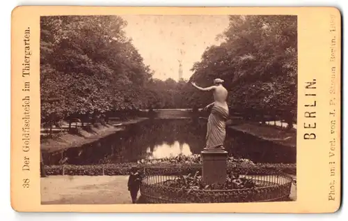 Fotografie J.F. Stiehm, Berlin, Ansicht Berlin, Goldfischteich im Tiergarten, Blick zur Siegessäule