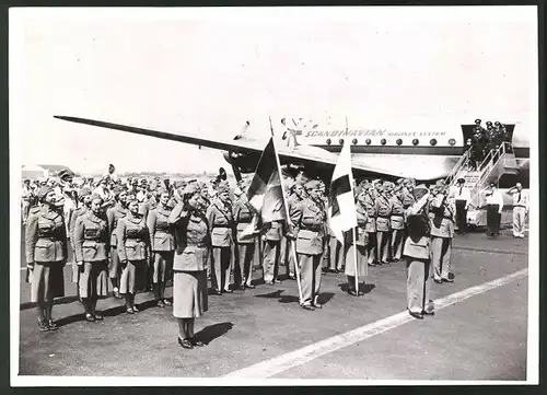 Fotografie Fotograf unbekannt, Ansicht Idlewild / NY, Empfang Schwedischer Sanitätseinheit für den Kore-Krieg 1950