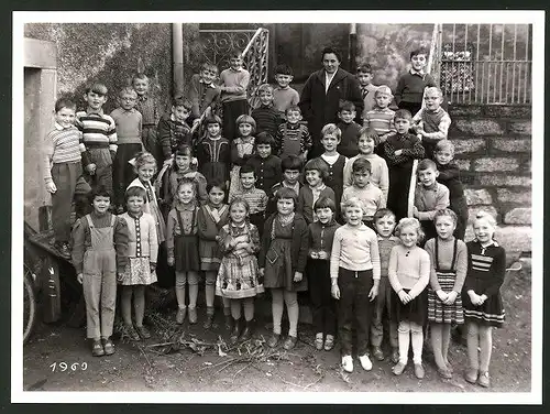 Fotografie Fotograf unbekannt, Ansicht Ludwigstadt, Schulklasse 1960