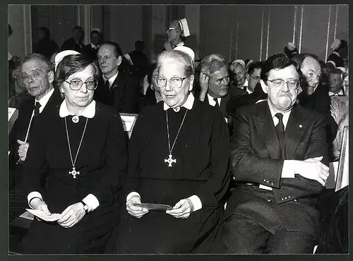 Fotografie Verabschiedung von Gisela Bohlken 1989, DRK-Ehrenpräsident Walter Bargatzky, Generaloberin Anne Seibold