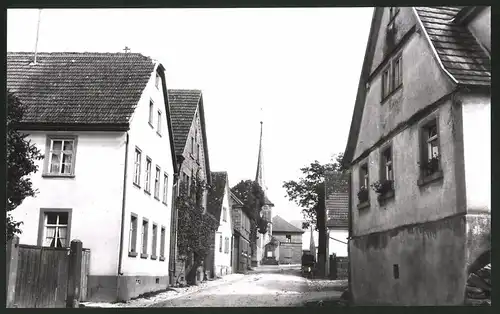 Fotografie Fotograf unbekannt, Ansicht Roden, Strassenansicht mit Blick zur Kirche