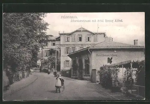 AK Friedrichroda, Schweizerstrasse mit Hotel Herzog Alfred