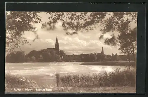 AK Röbel i. Meckl., Stadtansicht mit Kirche