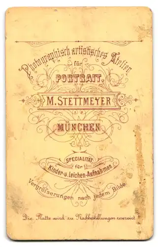 Fotografie M. Stettmeyer, München, Portrait kleiner Junge in hübscher Kleidung