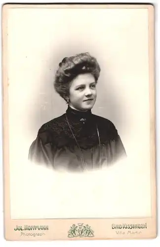 Fotografie Julius Hoffmann, Bad Kissingen, Portrait junge Dame mit Hochsteckfrisur