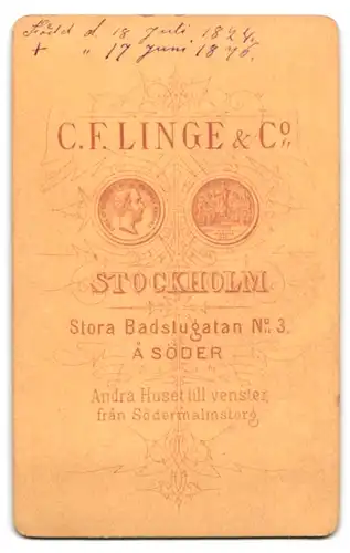 Fotografie C. F. Linge & Co., Stockholm, Stora Badstugatan 3, Portrait ältere Dame in zeitgenössischer Kleidung