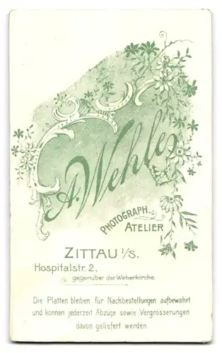 Fotografie A. Wehle, Zittau i / S., Hospitalstrasse 2, Portrait junge Dame im schwarzen Kleid mit Buch