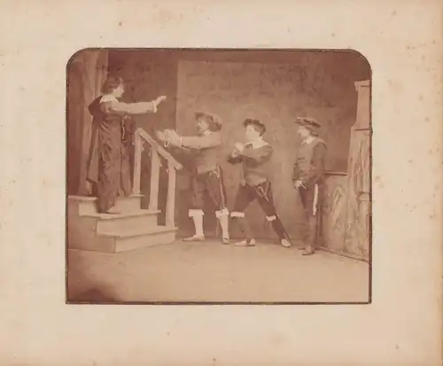 Fotoalbum 5 Original-Fotografien Lutherspiel zu Calbe a. S. 1888, Ansicht Calbe, Theaterszenen, Dialoge Handgemalte