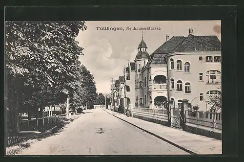 AK Tuttlingen, Neuhauserstrasse im strahlenden Sonnenschein