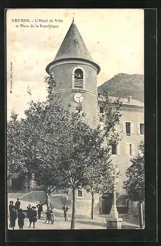 AK Veynes, L`Hôtel de Ville et Place de la Republique