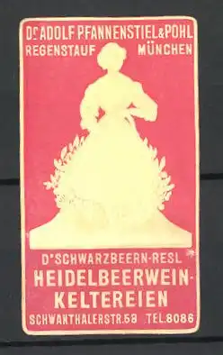 Präge-Reklamemarke D'Schwarzbeern-Resl Heidelbeerwein-Keltereien, Dr. Adolf Pfannenstiel & Pohl, Regenstauf, Winzerin