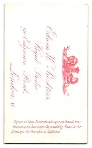 Fotografie E. W. Procltor, London, 90 Edgware Road, Portrait hübsche junge Frau im Biedermeier Kleid mit Zopf