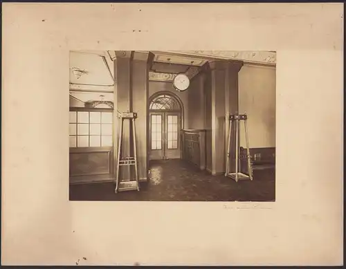 Fotografie Ansicht Neumark, Werdauer Str. 16-18, Bankhaus Heyer, Ein - und Ausgang, Grossformat 37 x 29cm