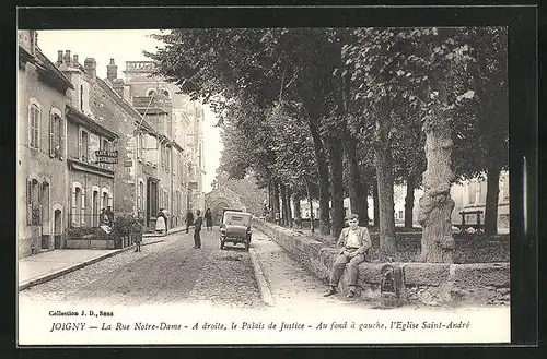 AK Joigny, La rue Notre-Dame, a droite, le Palais de Justice, Cafe Vins Restaurant et Eglise