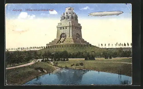 AK Leipzig, Völkerschlachtdenkmal mit Zeppelin