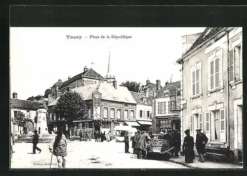 AK Toucy, Place de la République