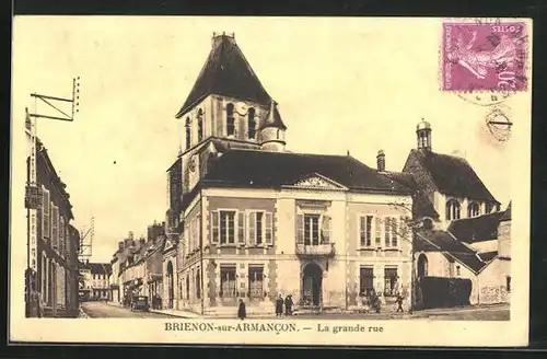 AK Brienon-sur-Armancon, La grande rue