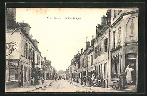 AK Sens, La Rue de Lyon