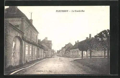 AK Fleurigny, La Grande-Rue