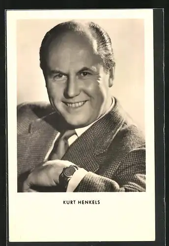 AK Schauspieler Kurt Henkels lächelt den Betrachter freundliche an