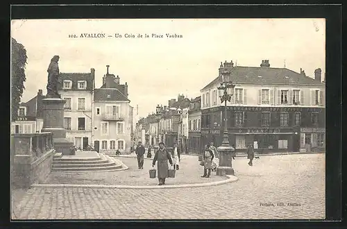 AK Avallon, Un Coin de la Place Vauban