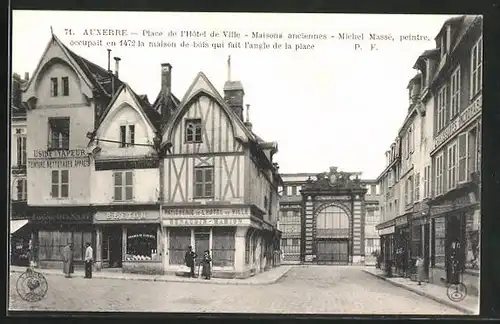 AK Auxerre, Place de l`Hotel de Ville, Maisons anciennes