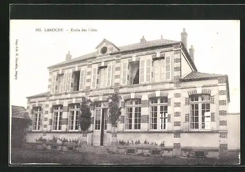 AK Laroche, Ecole des Filles