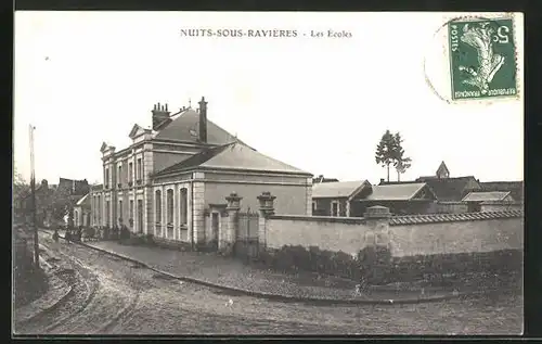 AK Nuits-sous-Ravières, Les Ecoles