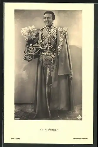 AK Schauspieler Willy Fritsch im historischen Kostüm