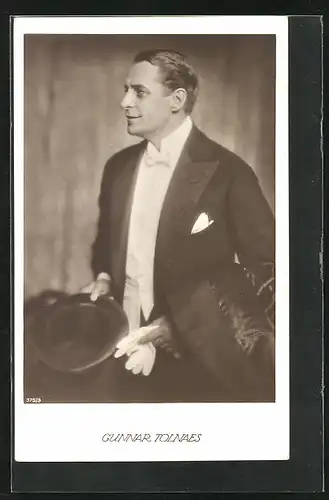 AK Schauspieler Gunnar Tolnaes im eleganten Abendanzug