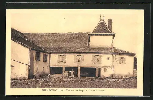 AK Sonac, Chateau des Scapvals, Cour interieure