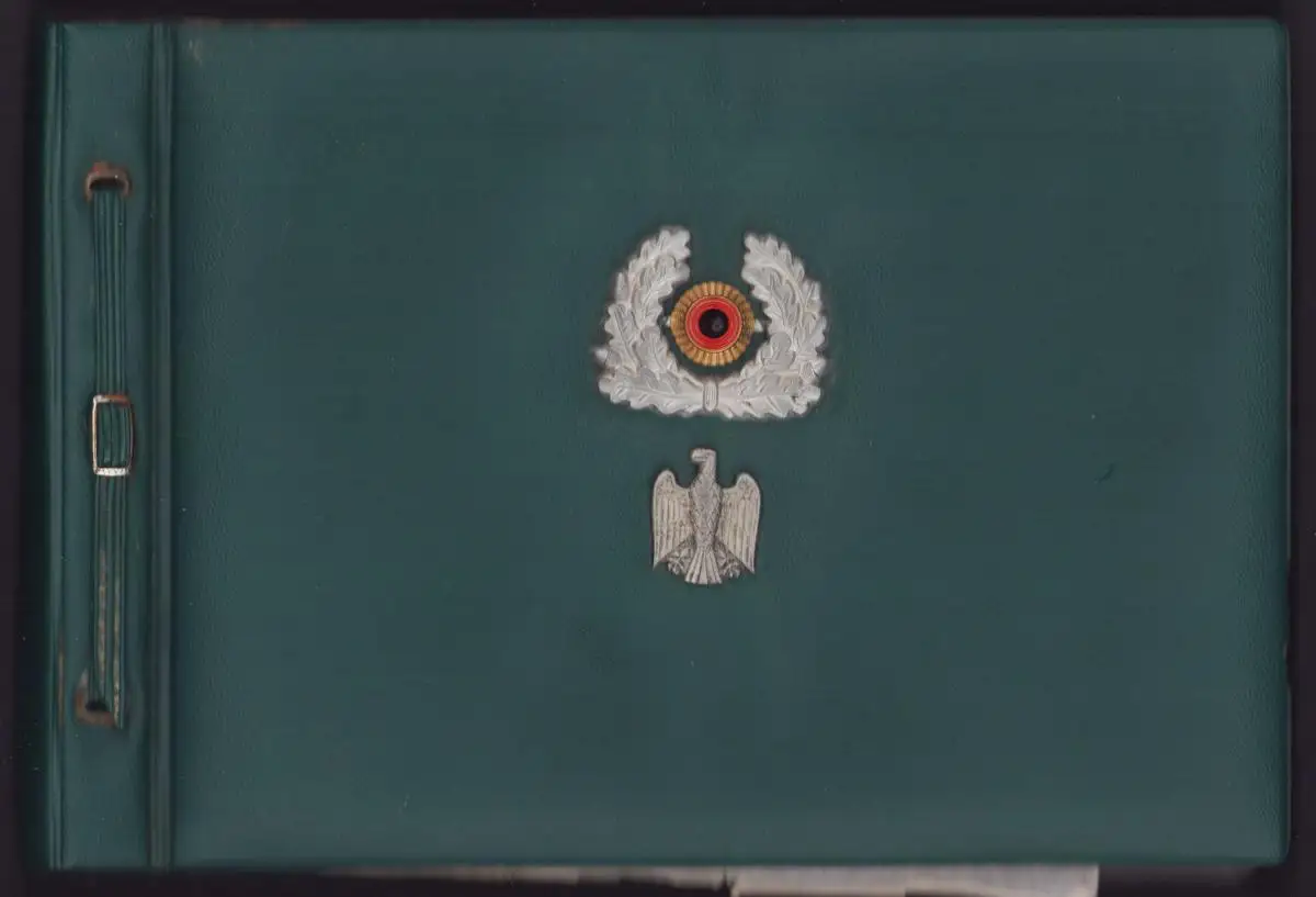 Fotoalbum 133 Fotografien Bundeswehr und Technik, Panzer, LKW, Uniform, MG, Amphibienfahrzeug, Frankreich Quiberon 2