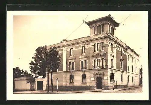 AK Brou, L`Hôpital Dispensaire Ecole, Hospital