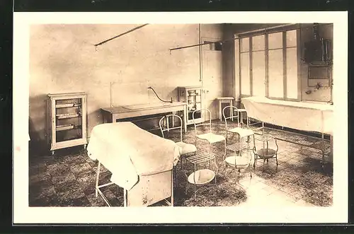 AK Brou, Hospital, Au Dispensaire: la salle de pansements