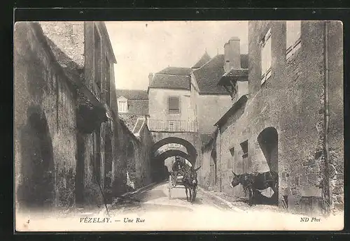AK Vézelay, Une Rue, Strassenpartie