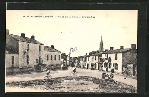 AK Saint-Viaud, Place de la Mairie et Grande-Rue