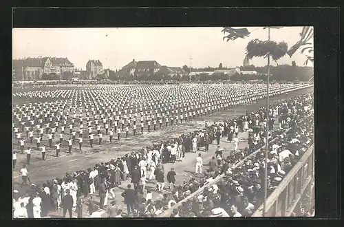 AK Leipzig, 1. Deutsches Arbeiter-Turn und Sportfest 1922, Turner bei Freiübungen