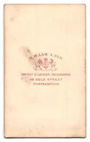 Fotografie W. W. Law & Son, Northampton, 49 Cold Street, Portrait älterer Herr im Anzug mit Halbglatze